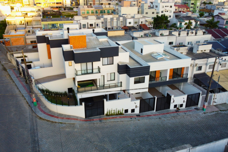 Rouxinol Residence